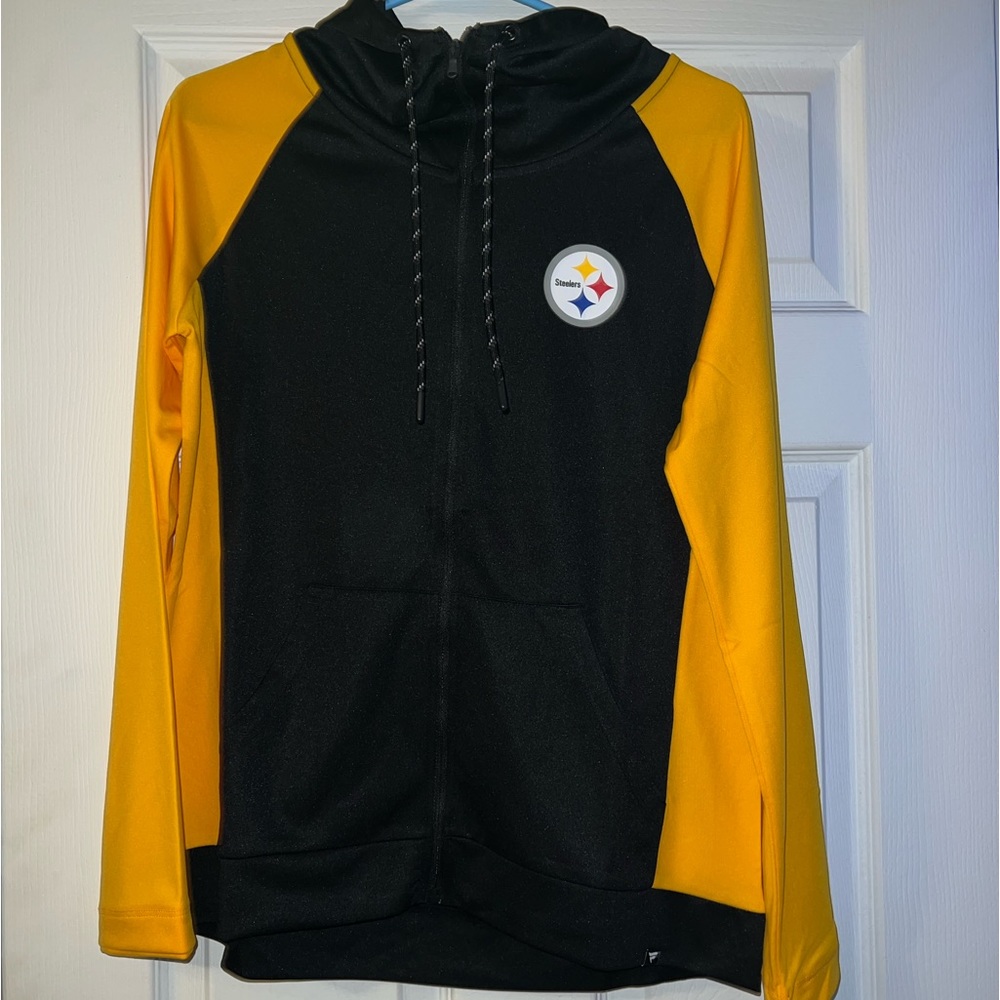 Steelers woman